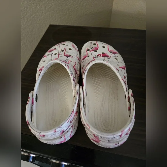 Kids Classic Pool Party Crocs Clog – Flamingo Print – White – Size J1 - Picture 3 of 7